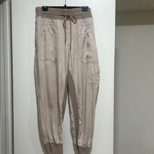 Women’s Tan Pants